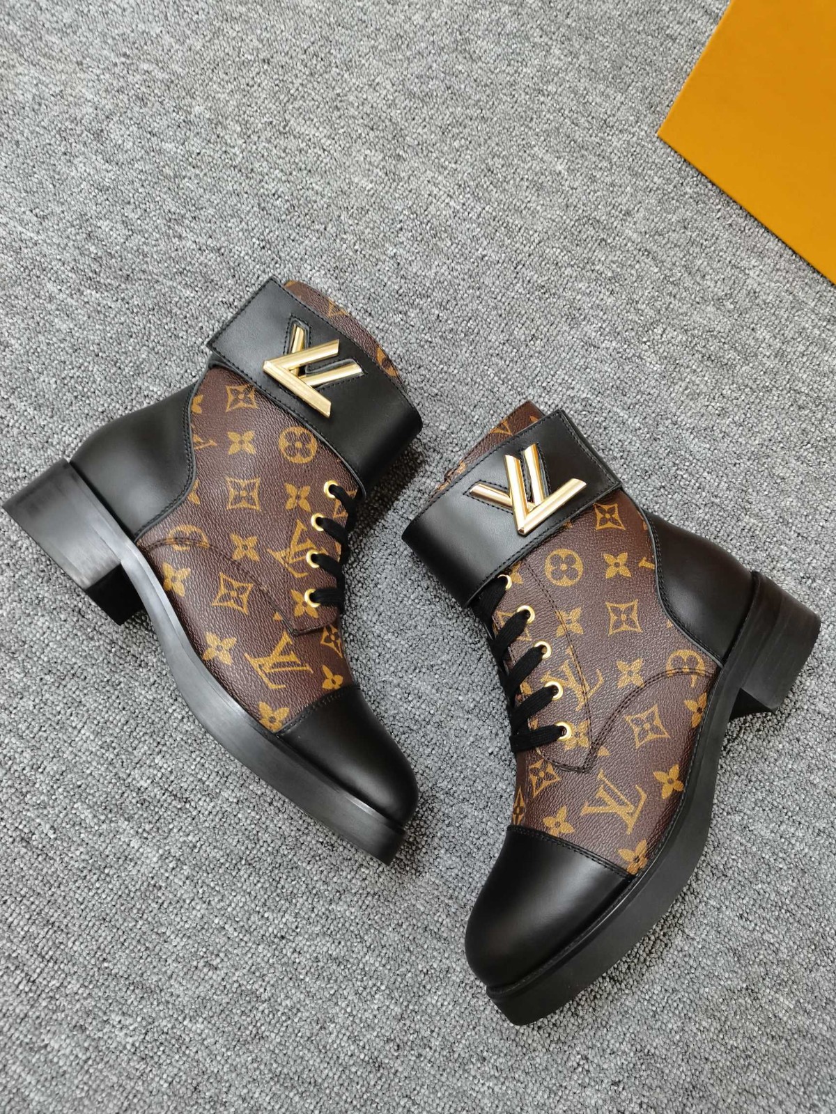 054 200#001-LV-shoes-Yupoo-dyoo-2021SS
