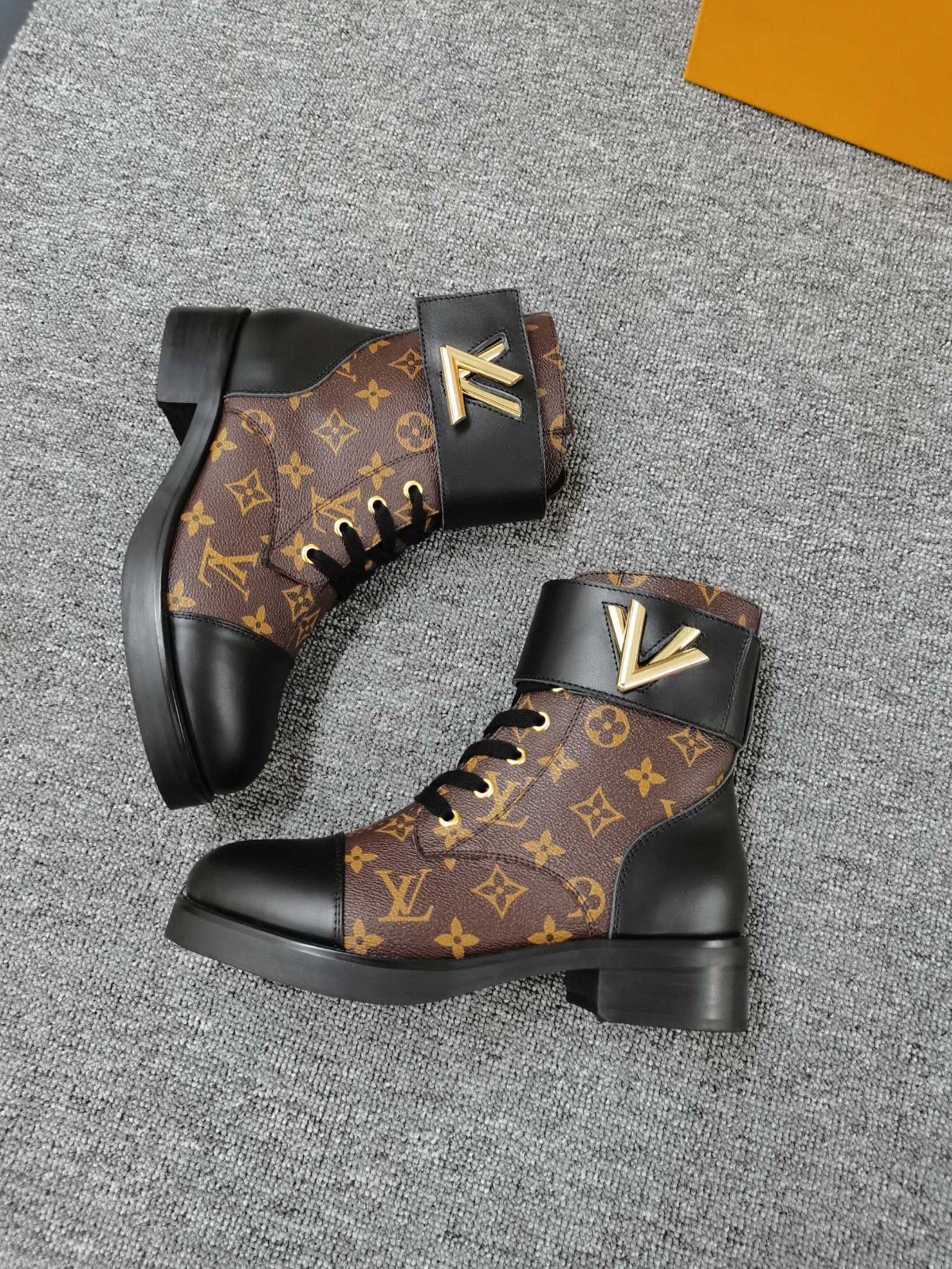 054 200#001-LV-shoes-Yupoo-dyoo-2021SS