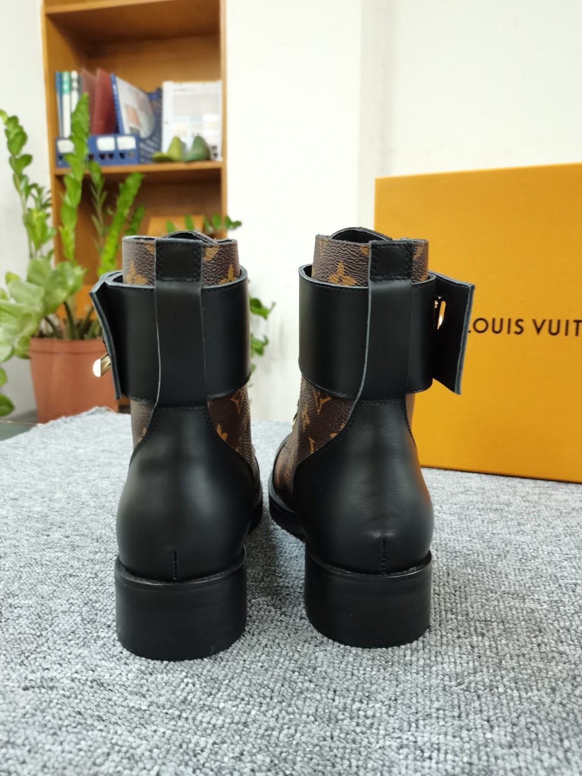 054 200#001-LV-shoes-Yupoo-dyoo-2021SS
