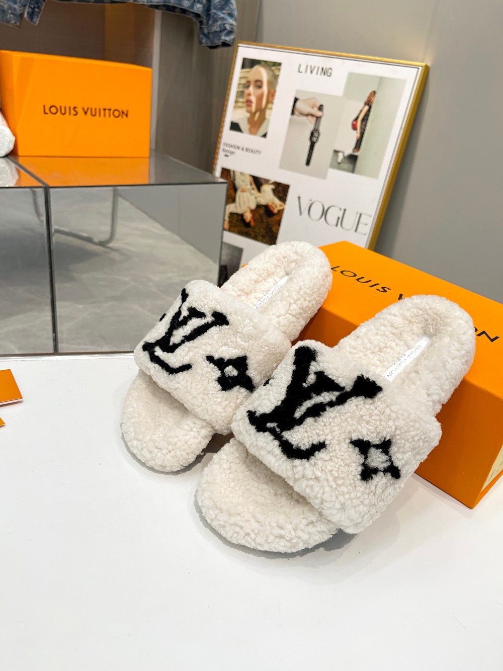 116 034#001-LV-shoes-06-Yupoo-2022SS