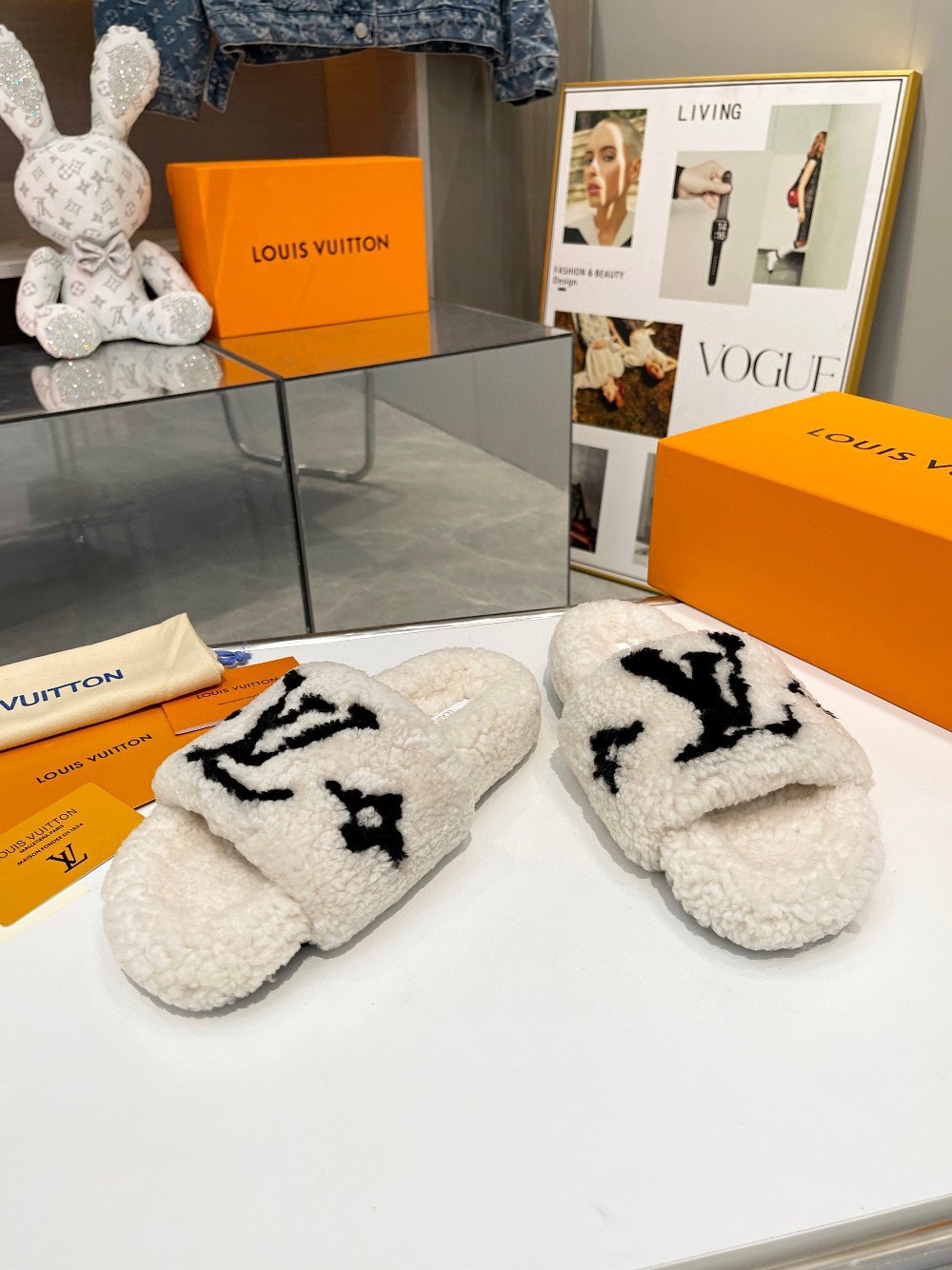 116 034#001-LV-shoes-06-Yupoo-2022SS