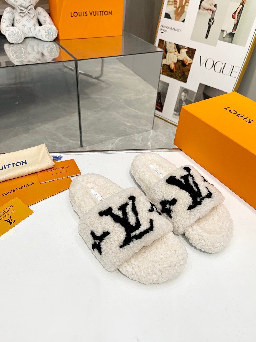 116 034#001-LV-shoes-06-Yupoo-2022SS