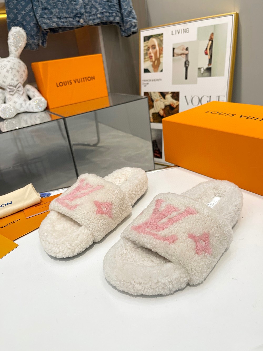 115 033#001-LV-shoes-06-Yupoo-2022SS