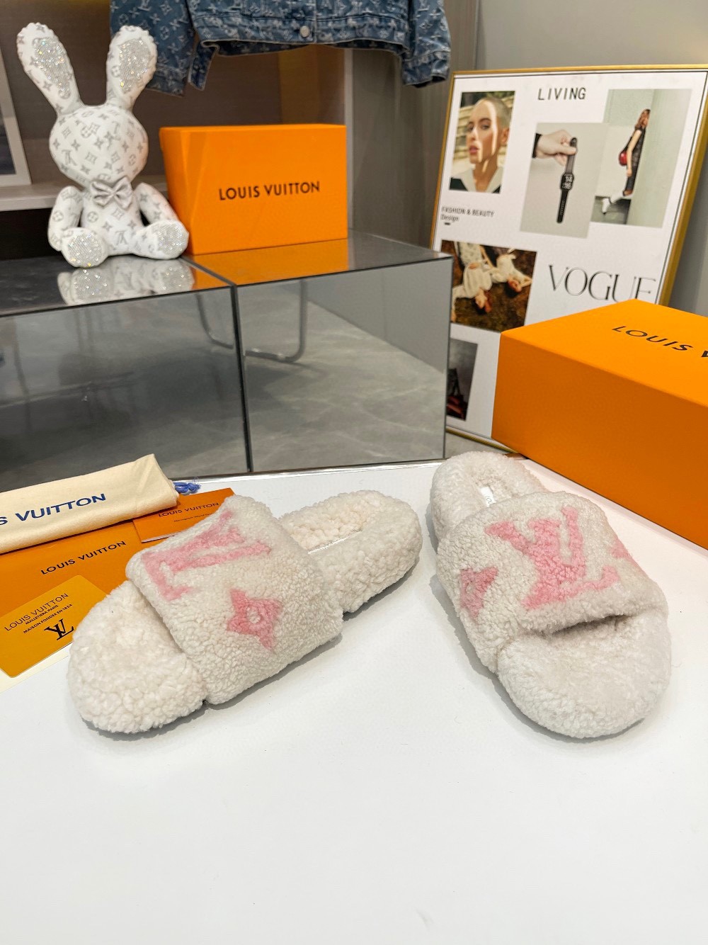 115 033#001-LV-shoes-06-Yupoo-2022SS