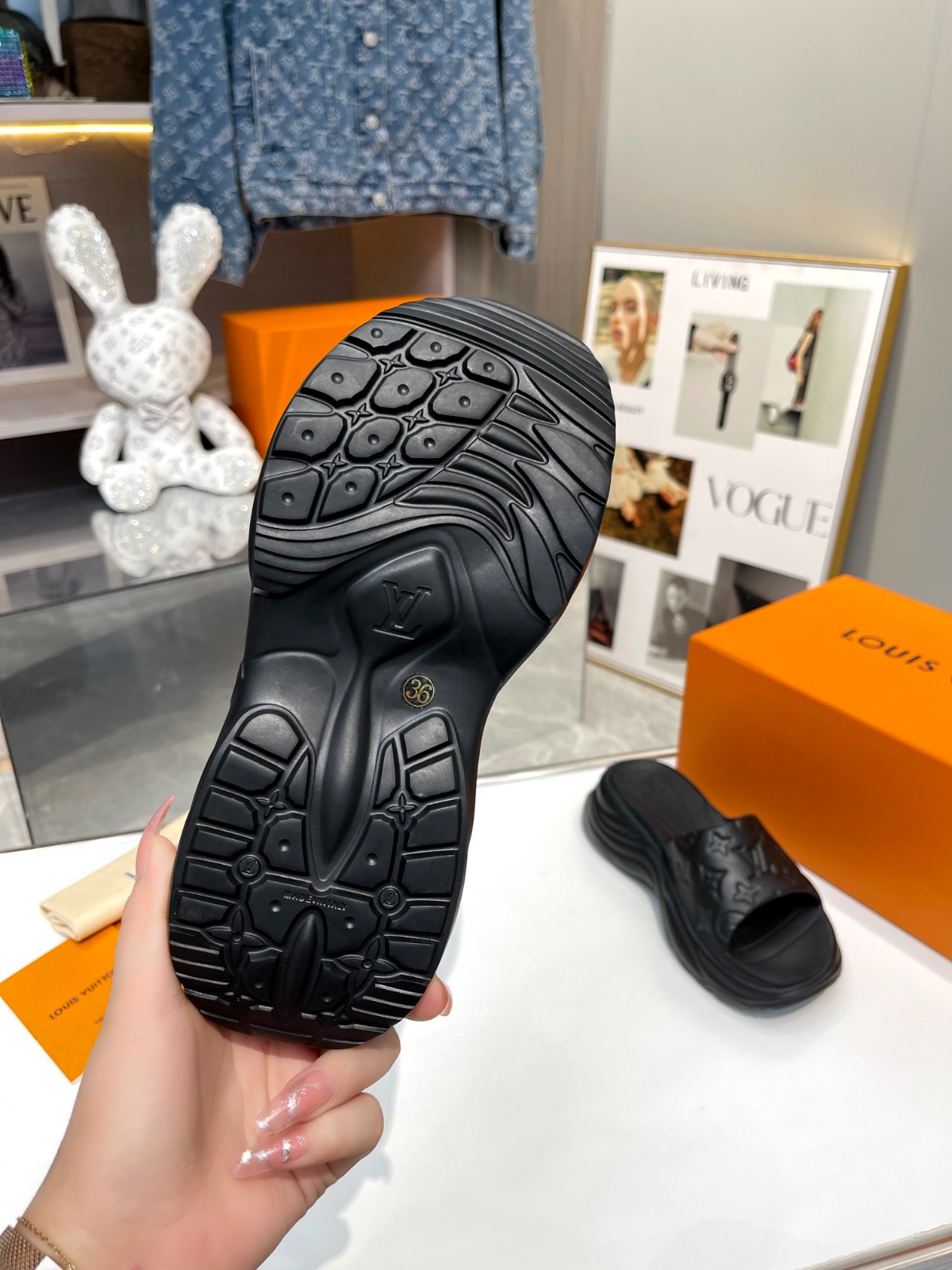 085 111#001-LV-shoes-2023SS