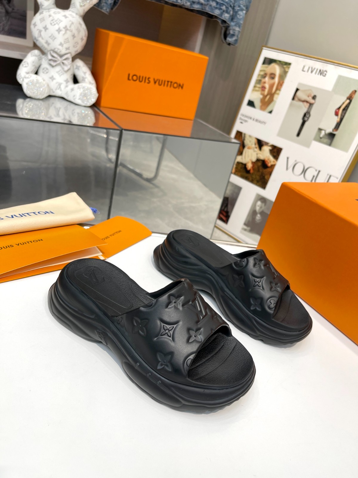 085 111#001-LV-shoes-2023SS