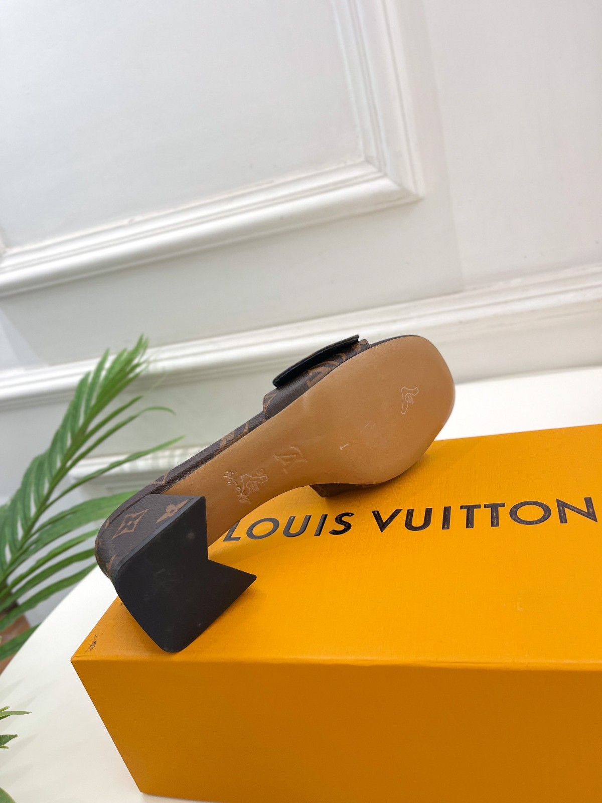 077 103#001-LV-shoes-2023SS