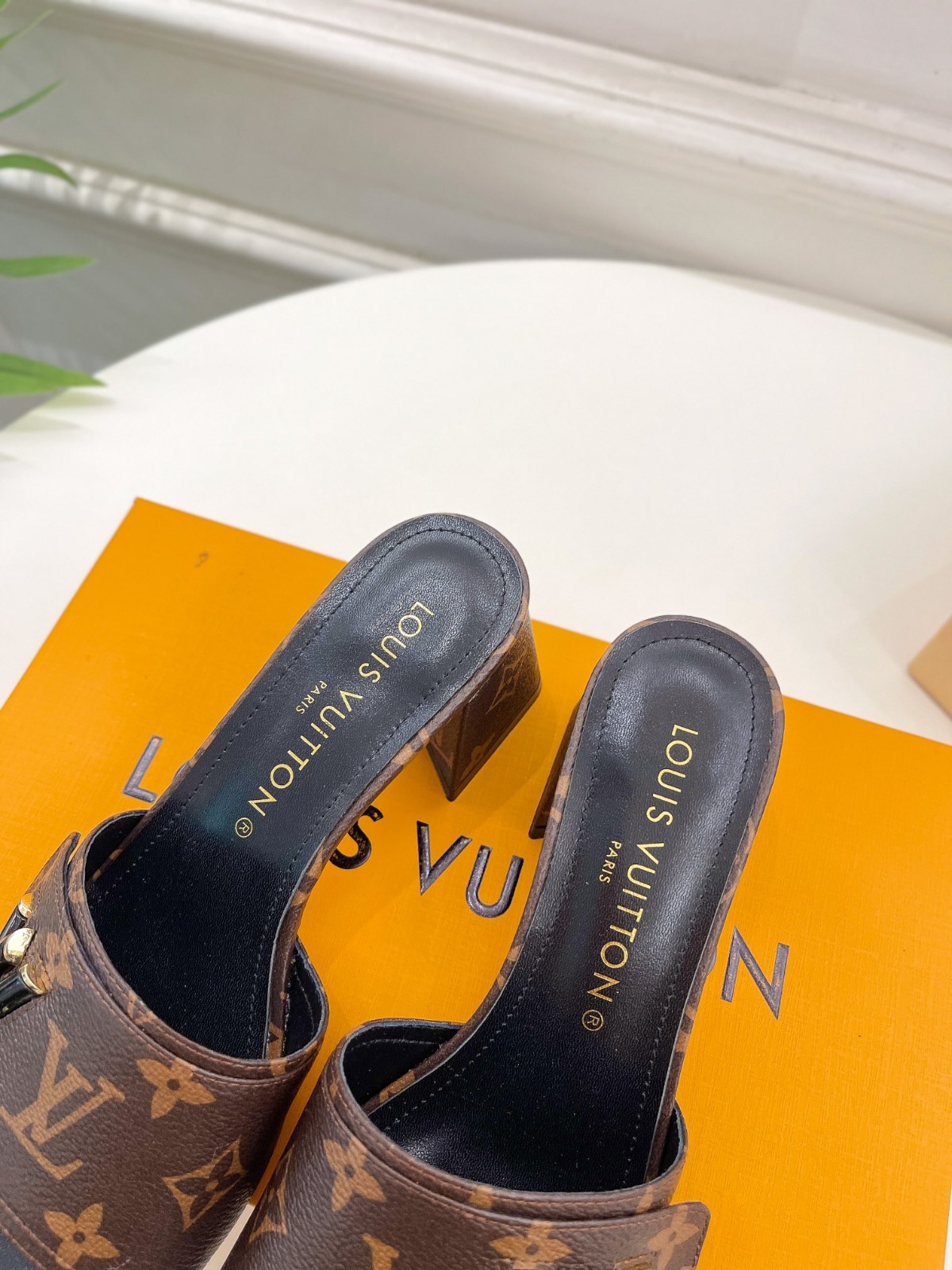 077 103#001-LV-shoes-2023SS