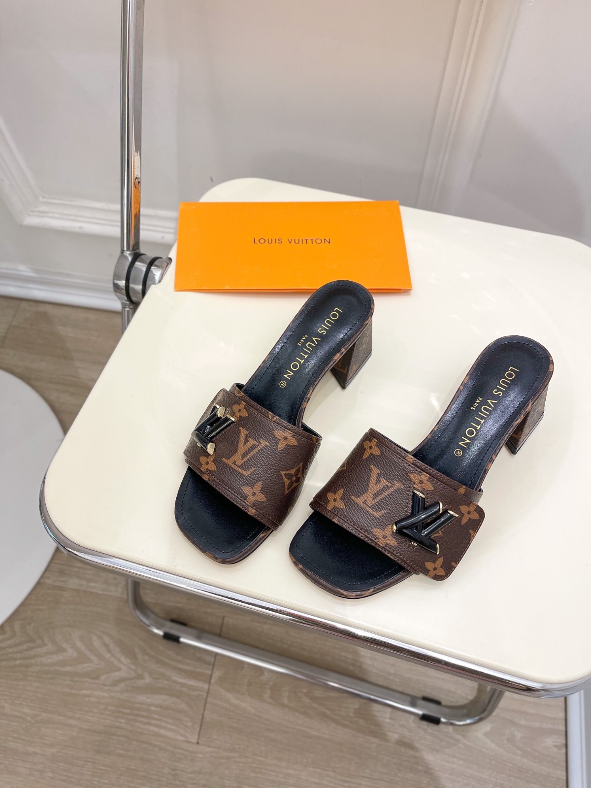 077 103#001-LV-shoes-2023SS