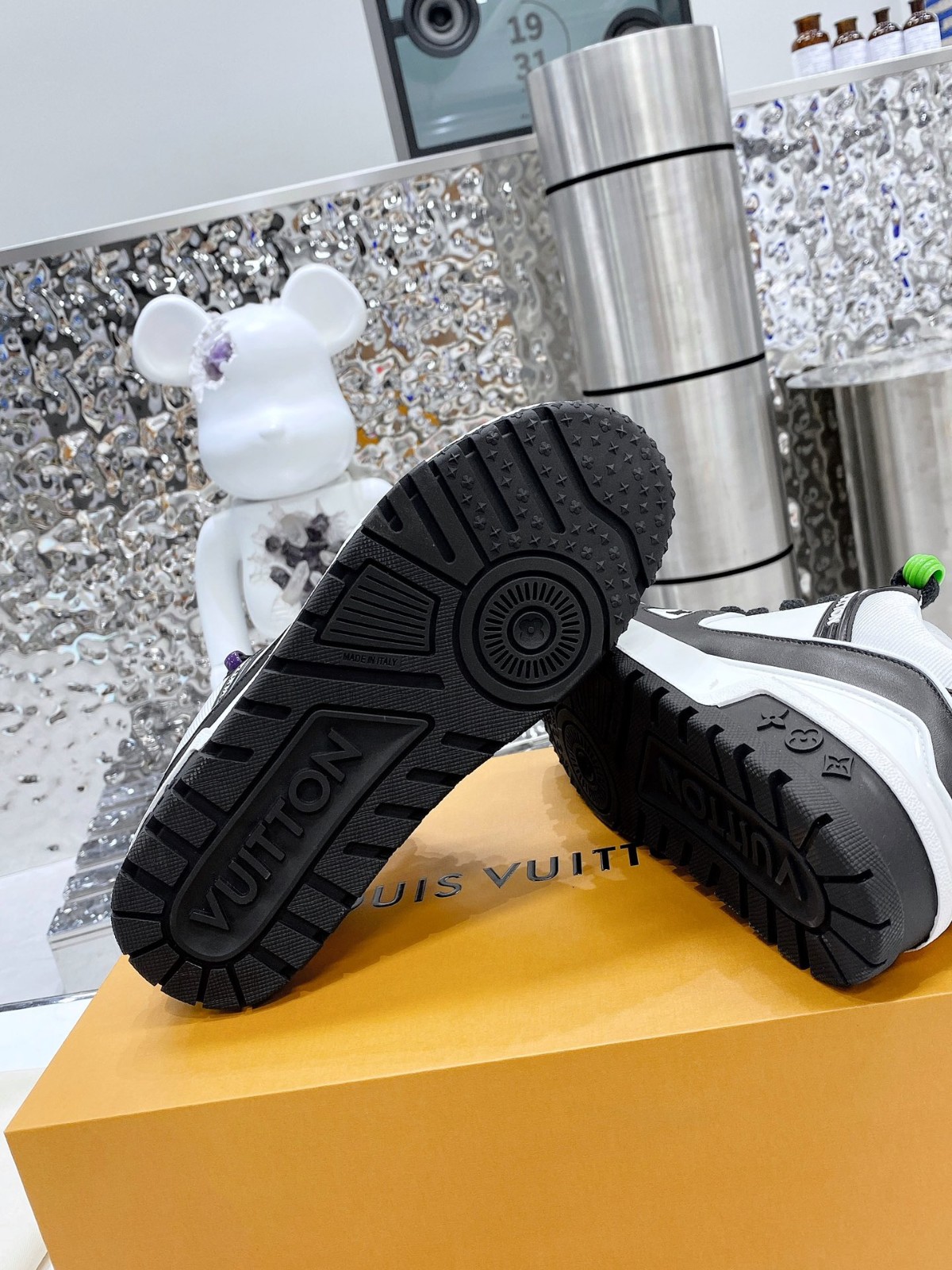 059 082#001-LV-shoes-2023SS