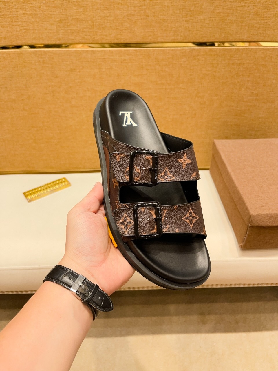 052 075#001-LV-shoes-2023SS