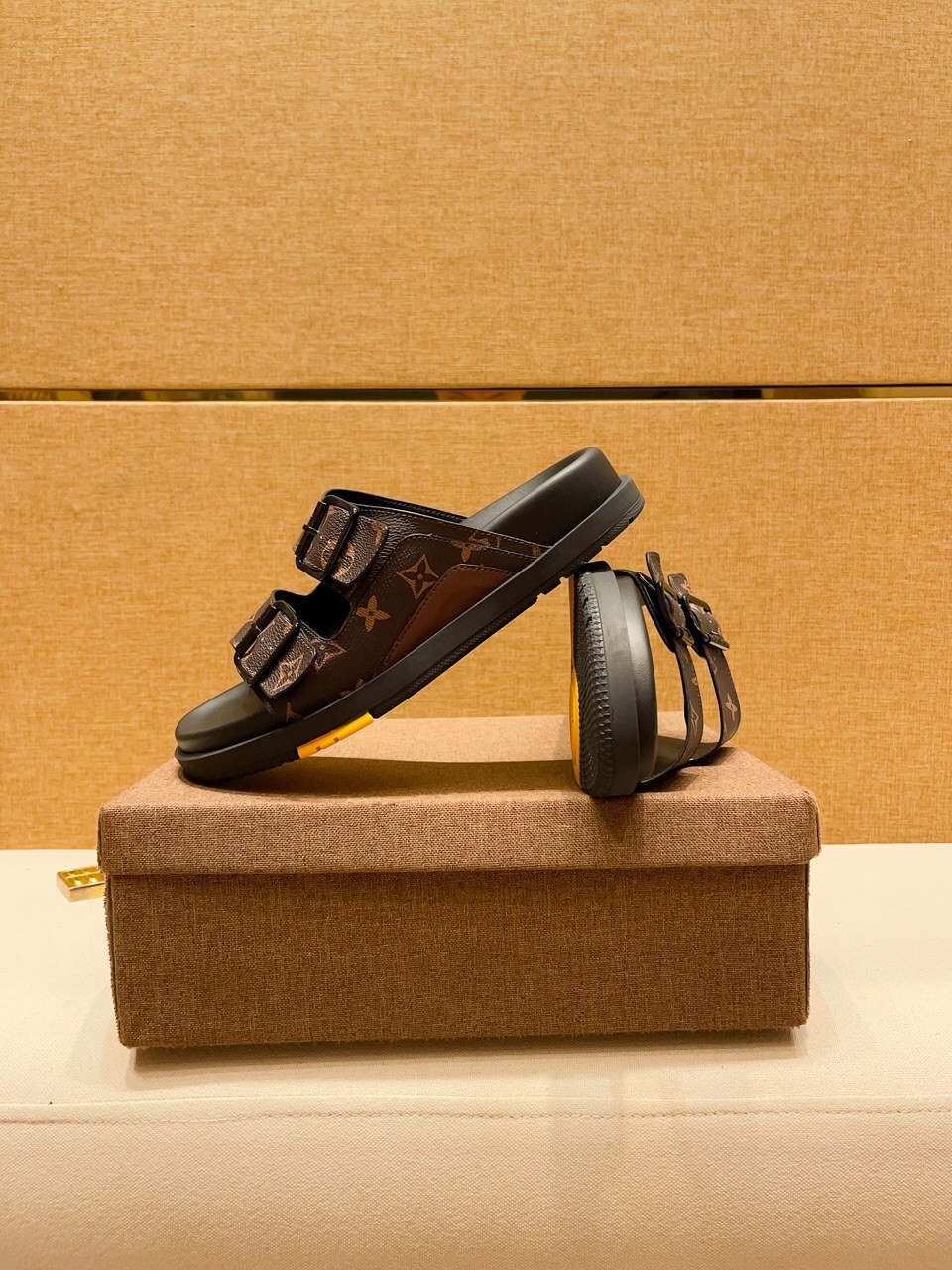 052 075#001-LV-shoes-2023SS