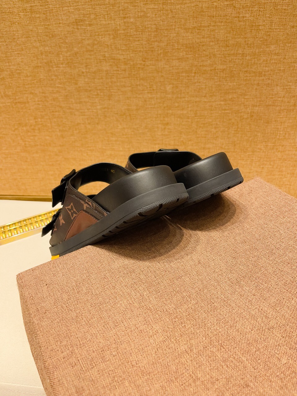 052 075#001-LV-shoes-2023SS