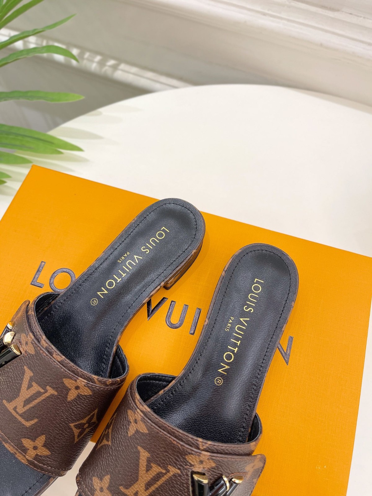 034 056#001-LV-shoes-2023SS