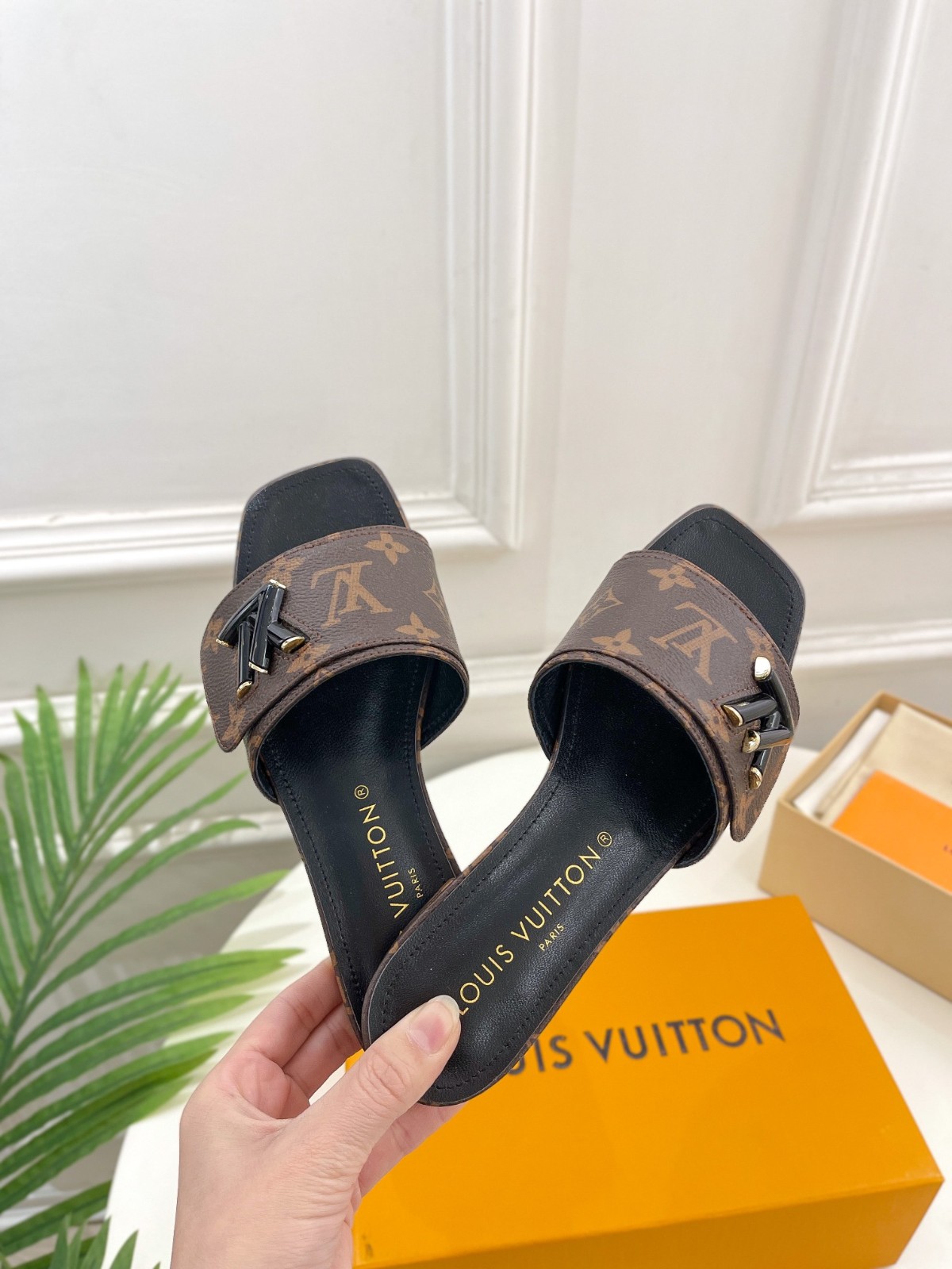 034 056#001-LV-shoes-2023SS