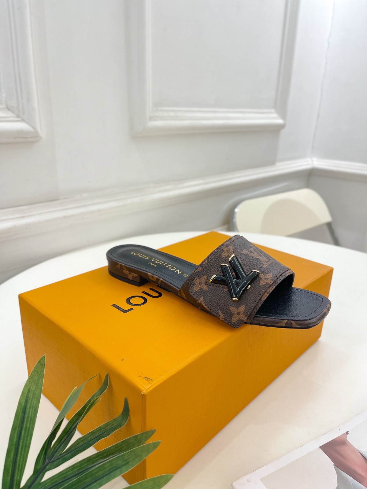 034 056#001-LV-shoes-2023SS