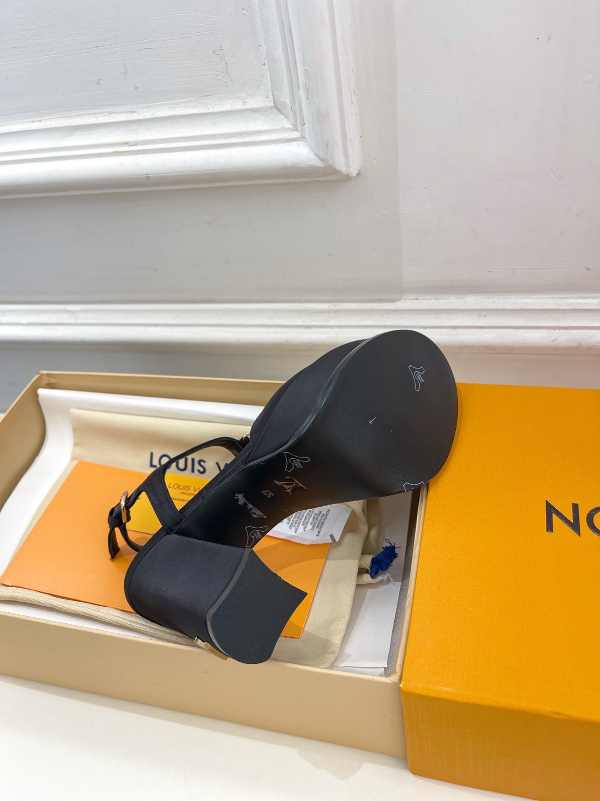 120 012#001-LV-shoes-01-2023SS