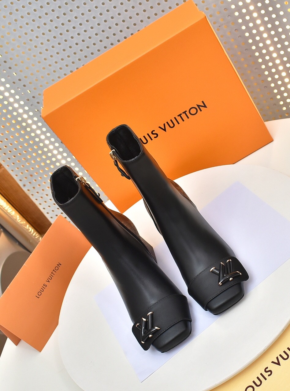 118 010#001-LV-shoes-01-2023SS