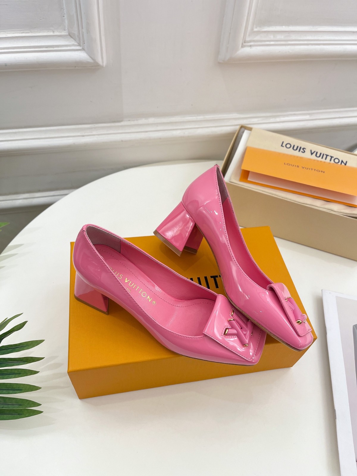 112 014#001-LV-shoes-2023SS