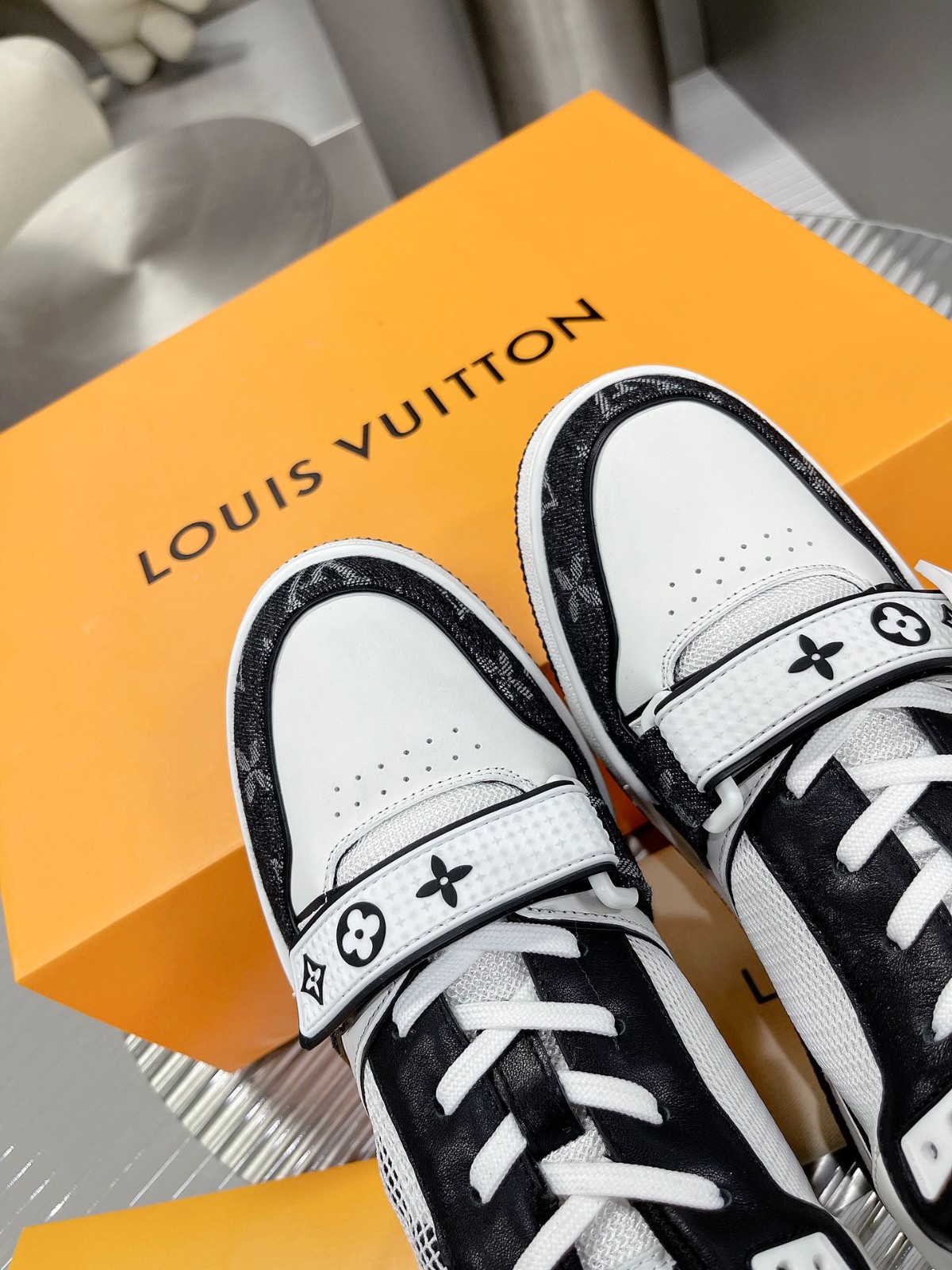 107 008#001-LV-shoes-2023SS