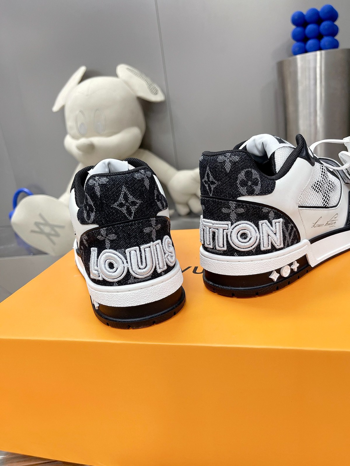 107 008#001-LV-shoes-2023SS