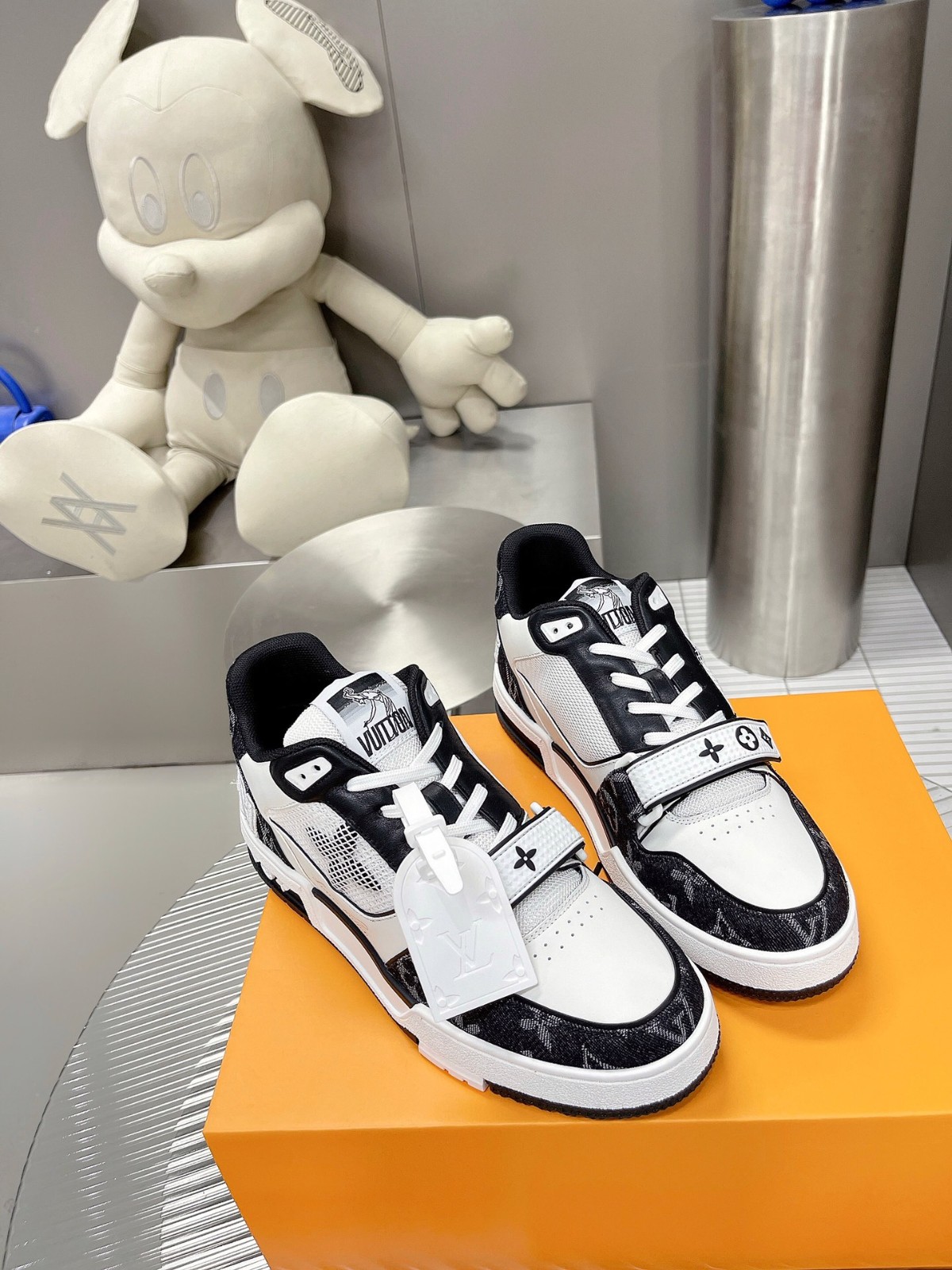 107 008#001-LV-shoes-2023SS