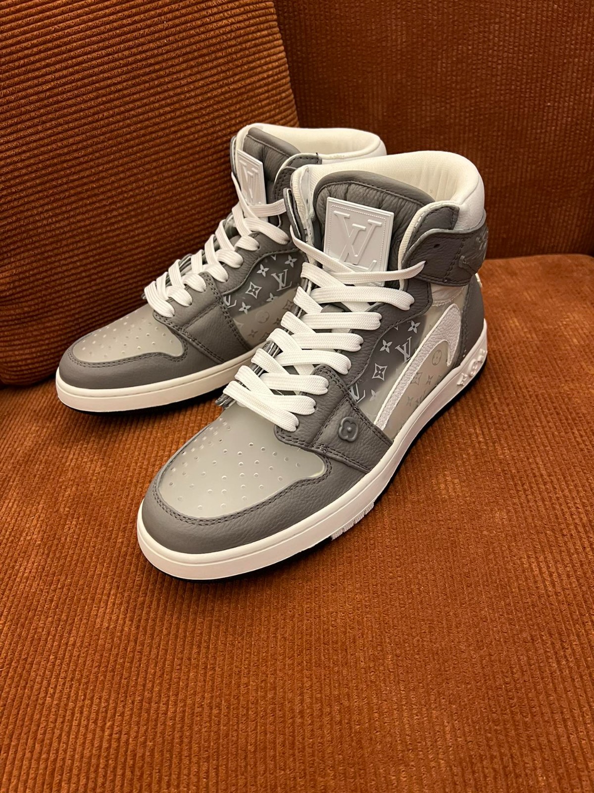 070 090#001-LV-shoes-01-2023SS