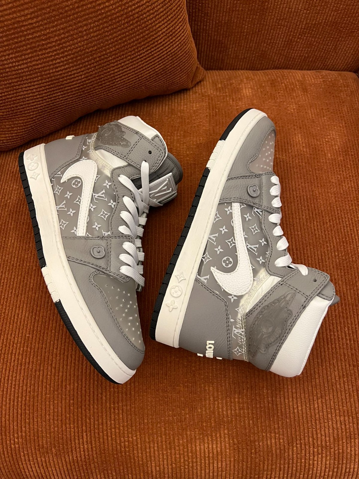 070 090#001-LV-shoes-01-2023SS