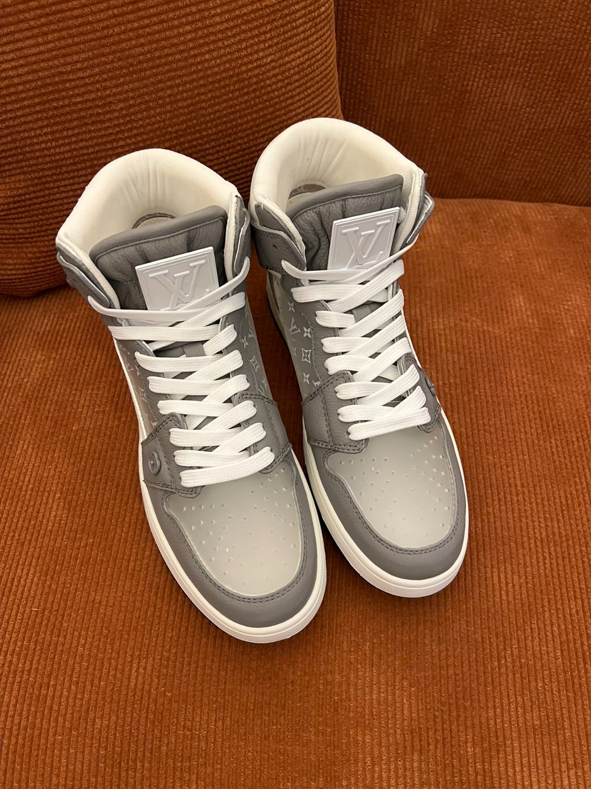 070 090#001-LV-shoes-01-2023SS