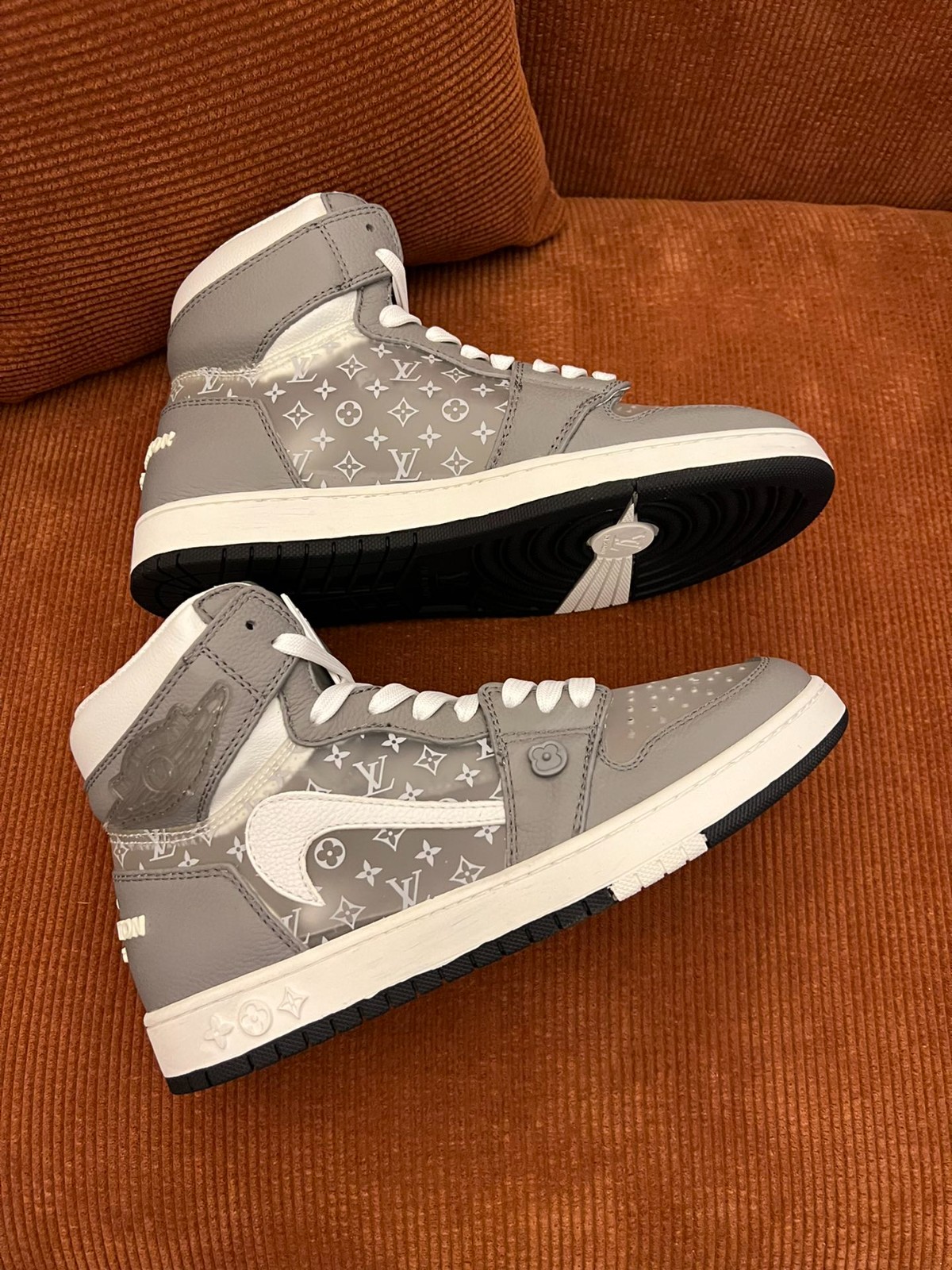 070 090#001-LV-shoes-01-2023SS