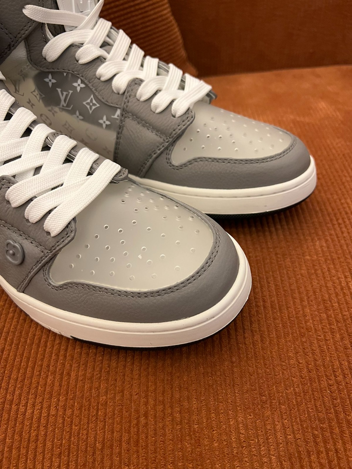070 090#001-LV-shoes-01-2023SS