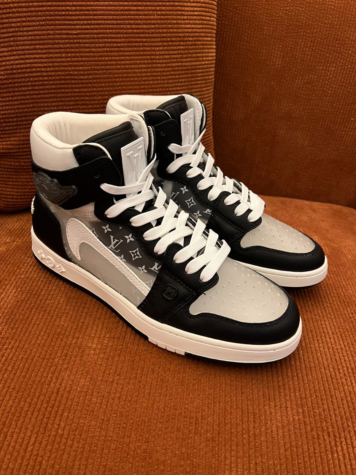 060 079#001-LV-shoes-01-2023SS