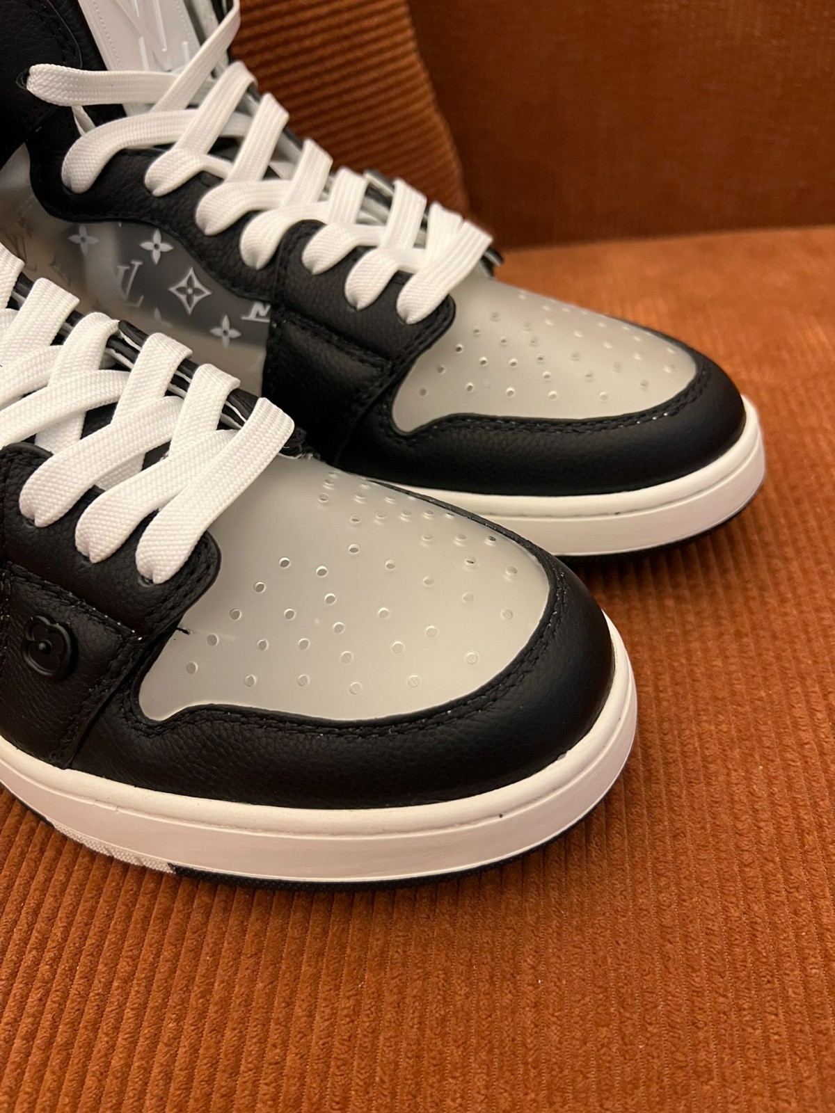 060 079#001-LV-shoes-01-2023SS