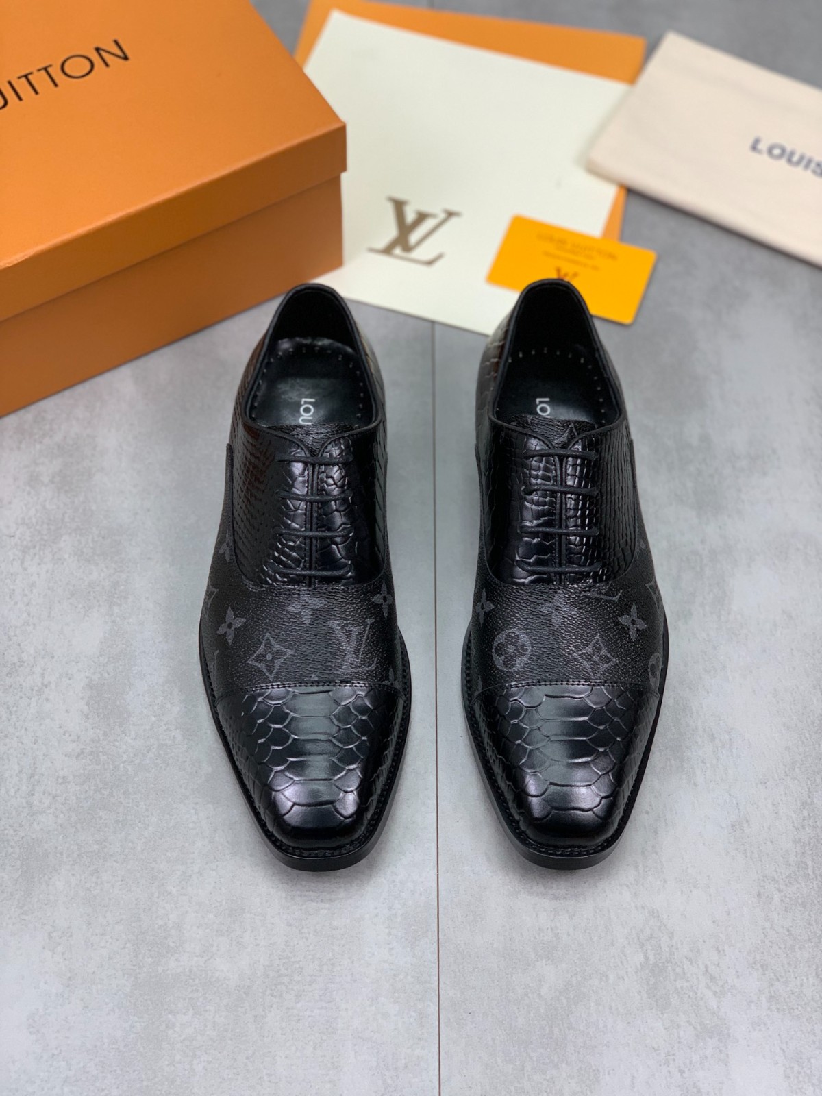059 078#001-LV-shoes-01-2023SS