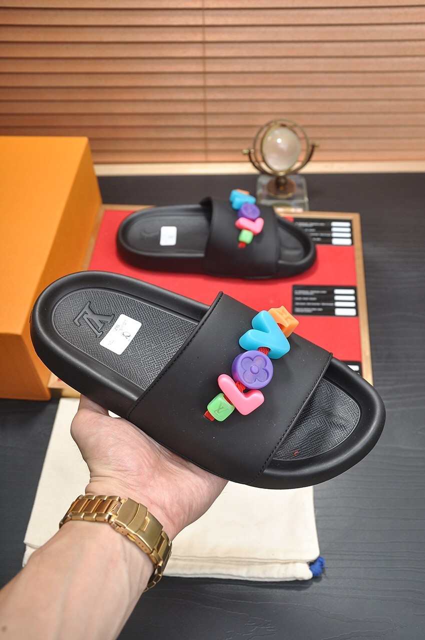 057 076#001-LV-shoes-01-2023SS