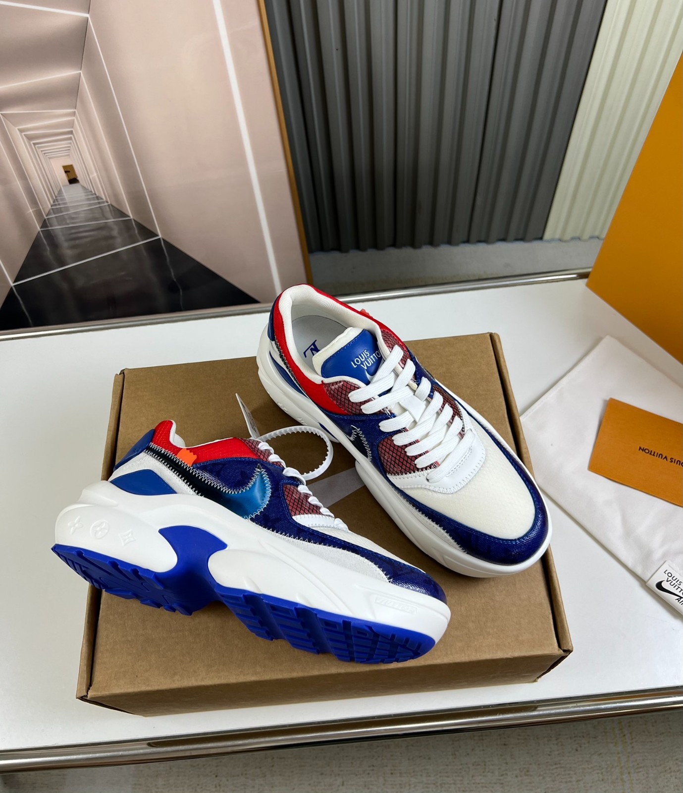 055 074#001-LV-shoes-01-2023SS