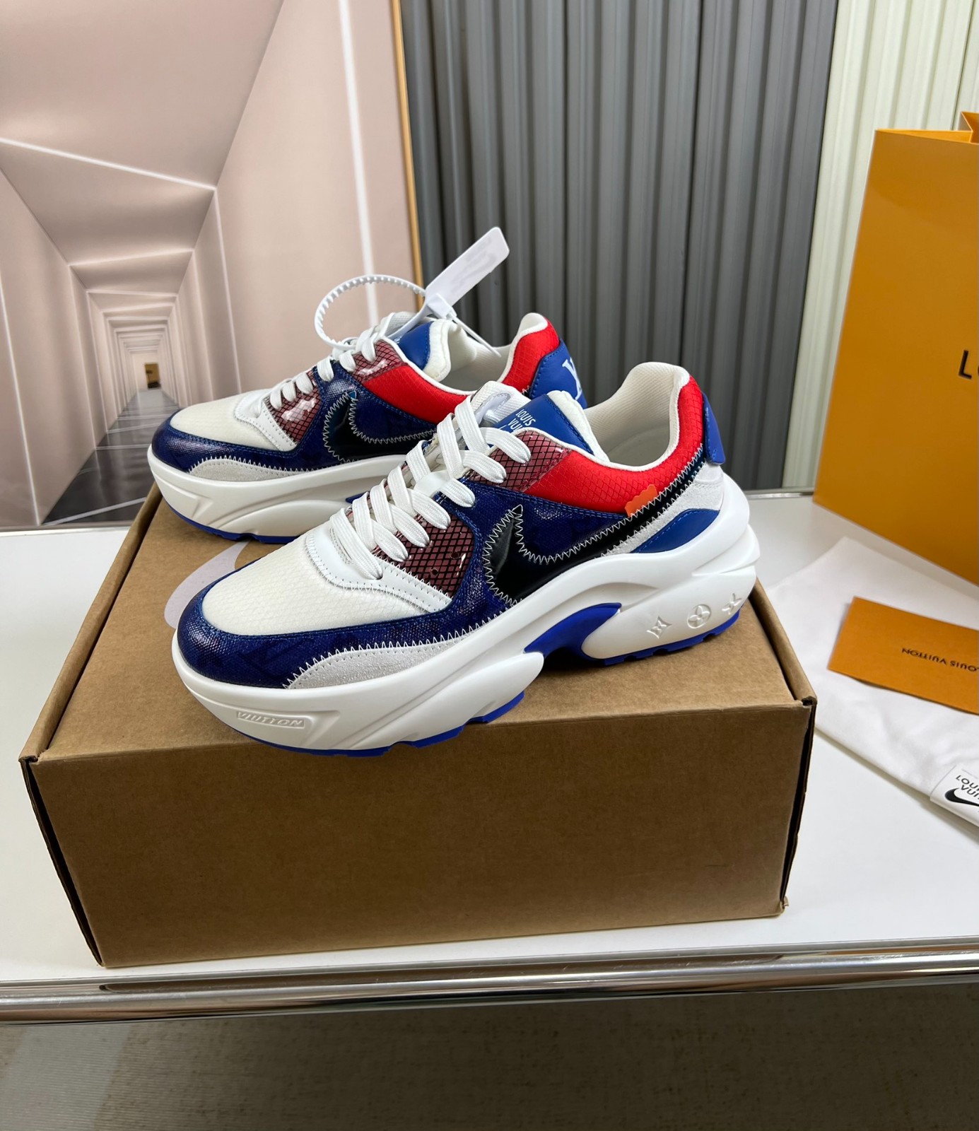 055 074#001-LV-shoes-01-2023SS
