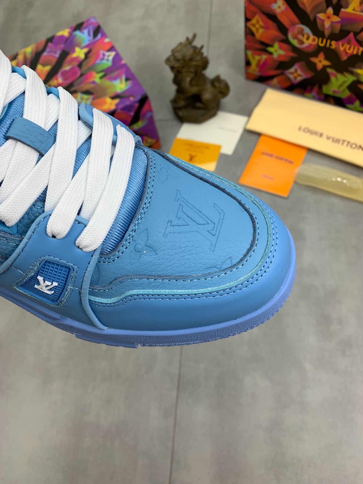 054 073#001-LV-shoes-01-2023SS