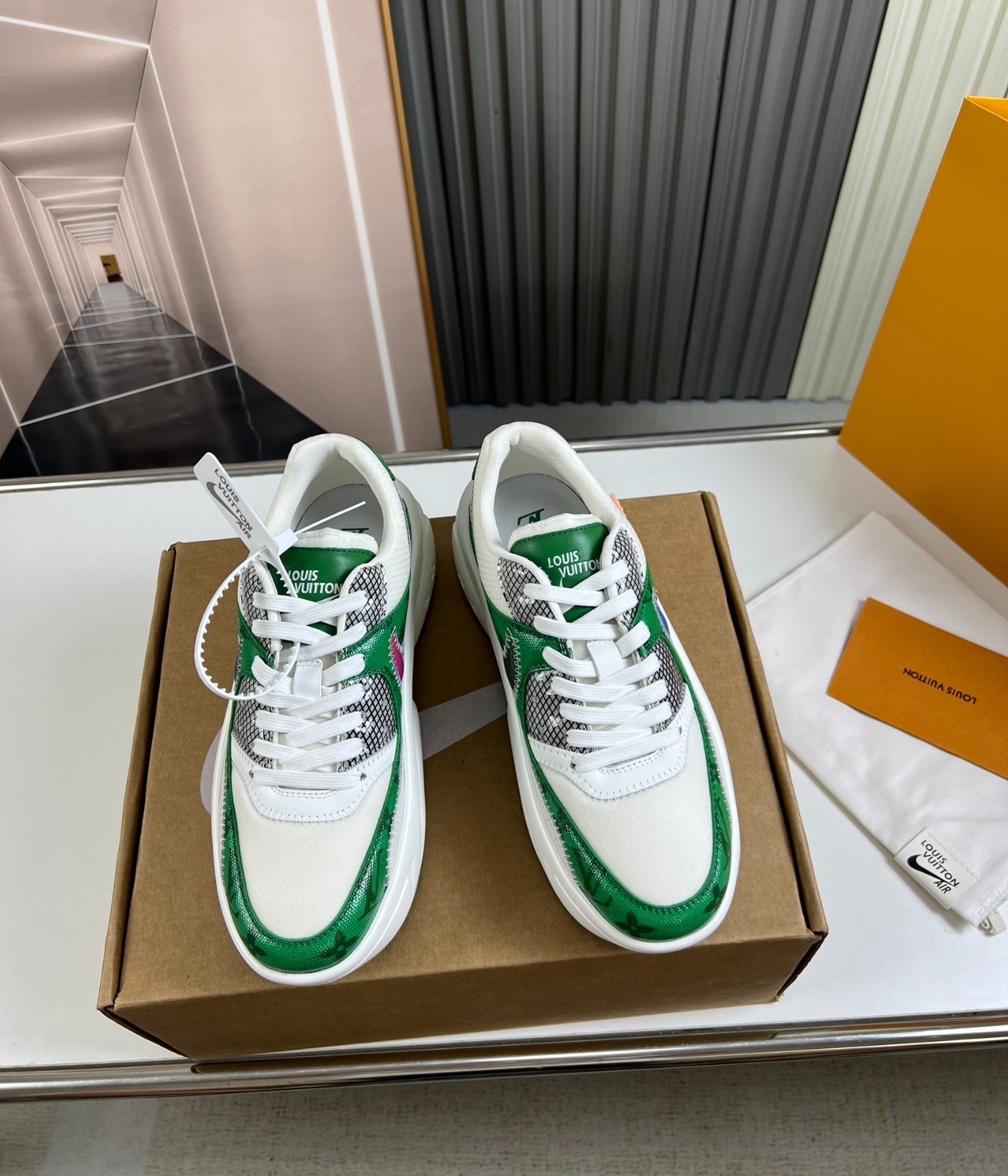 049 068#001-LV-shoes-01-2023SS