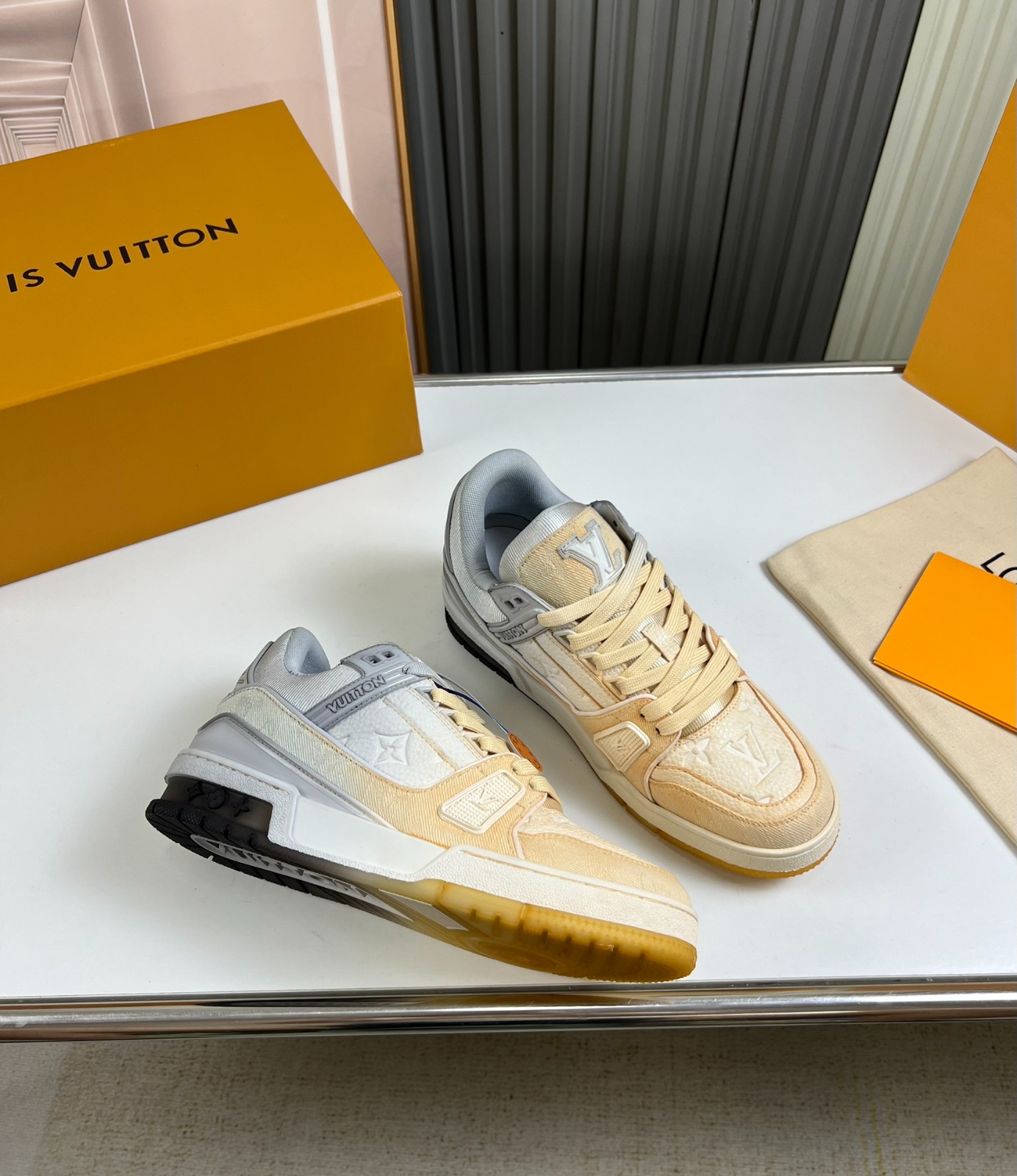 046 063#001-LV-shoes-01-2023SS