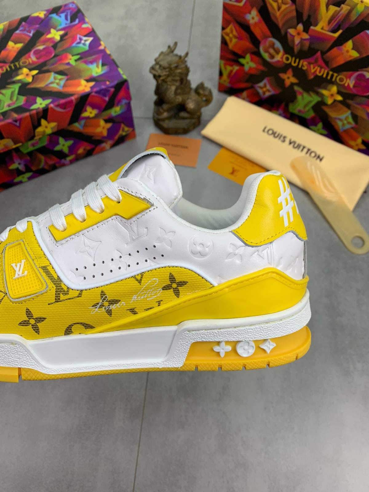 044 061#001-LV-shoes-01-2023SS