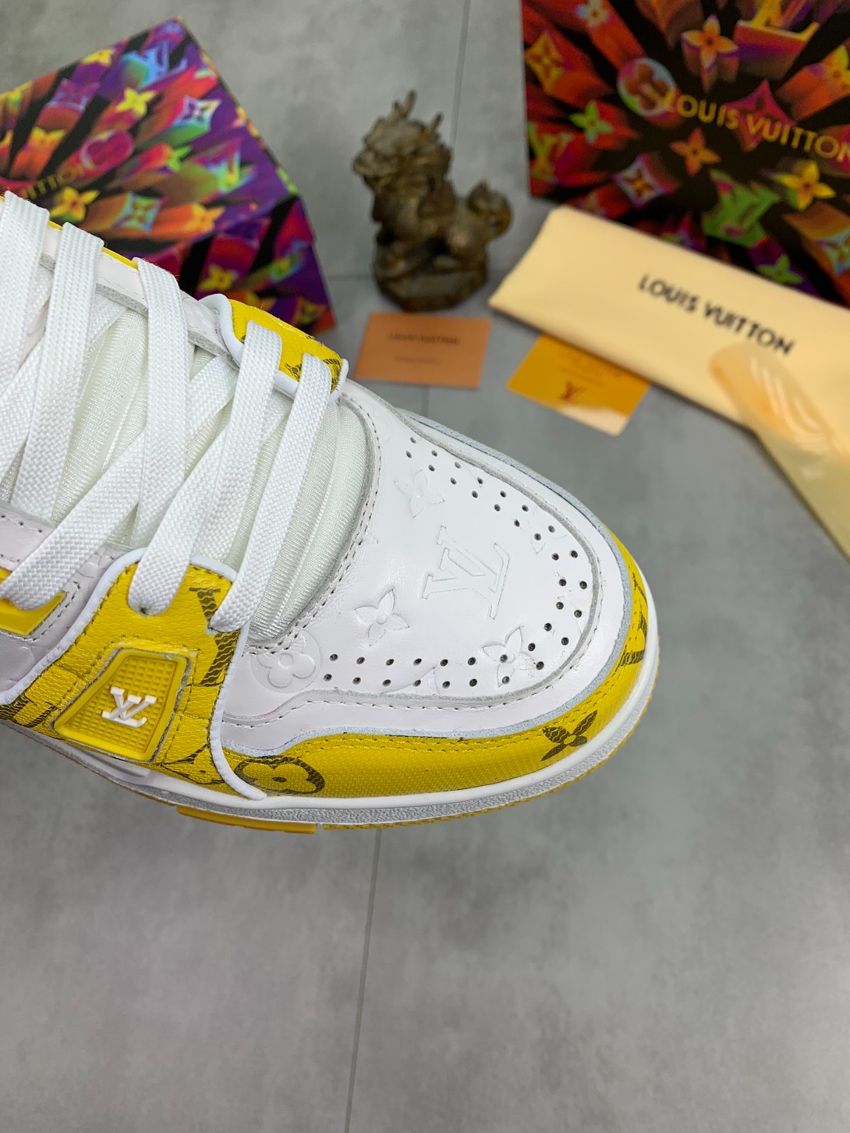 044 061#001-LV-shoes-01-2023SS