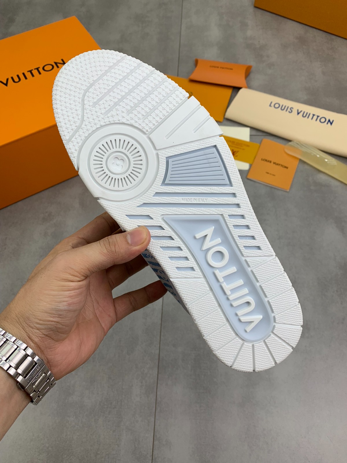 043 060#001-LV-shoes-01-2023SS