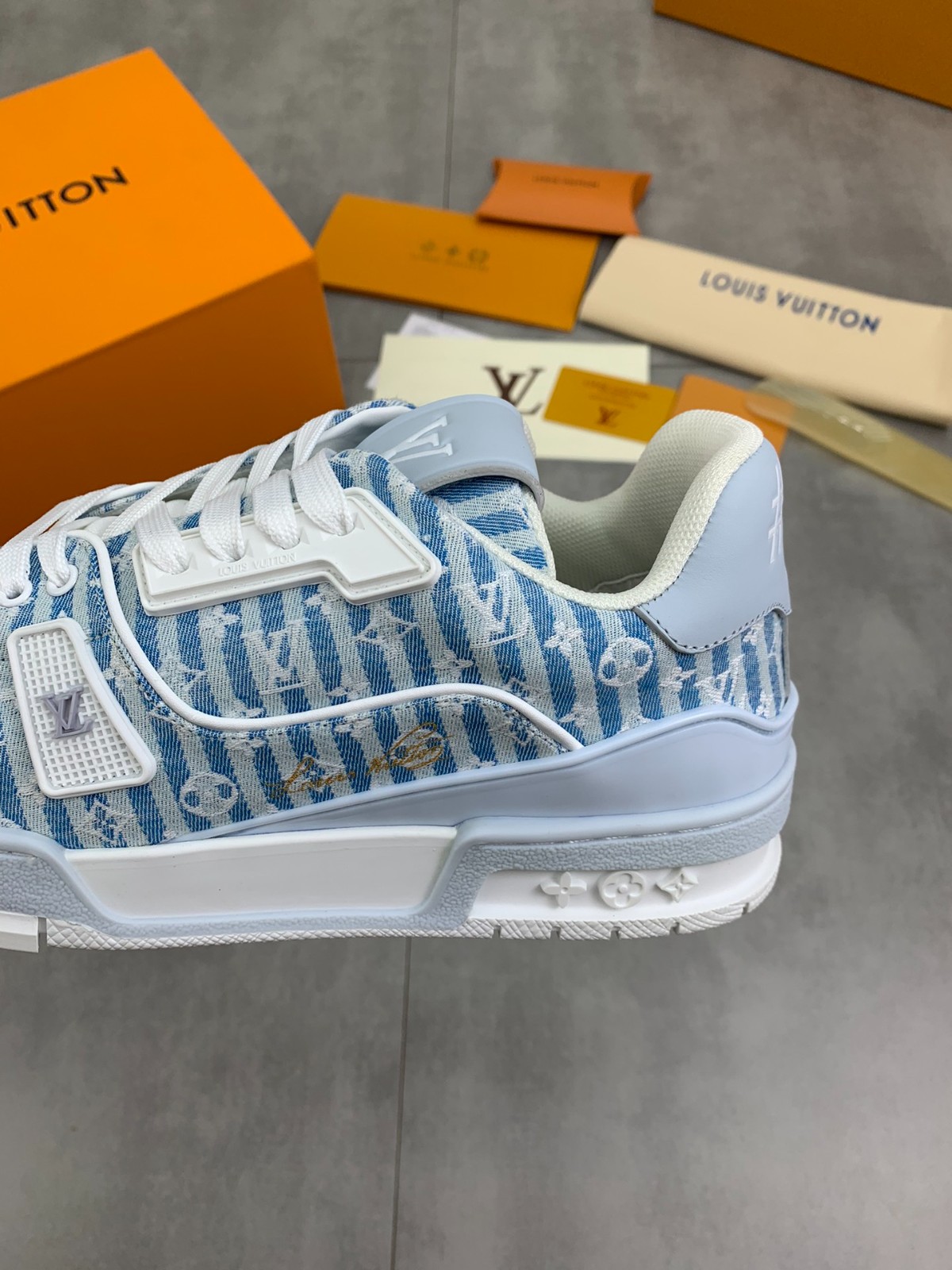 043 060#001-LV-shoes-01-2023SS
