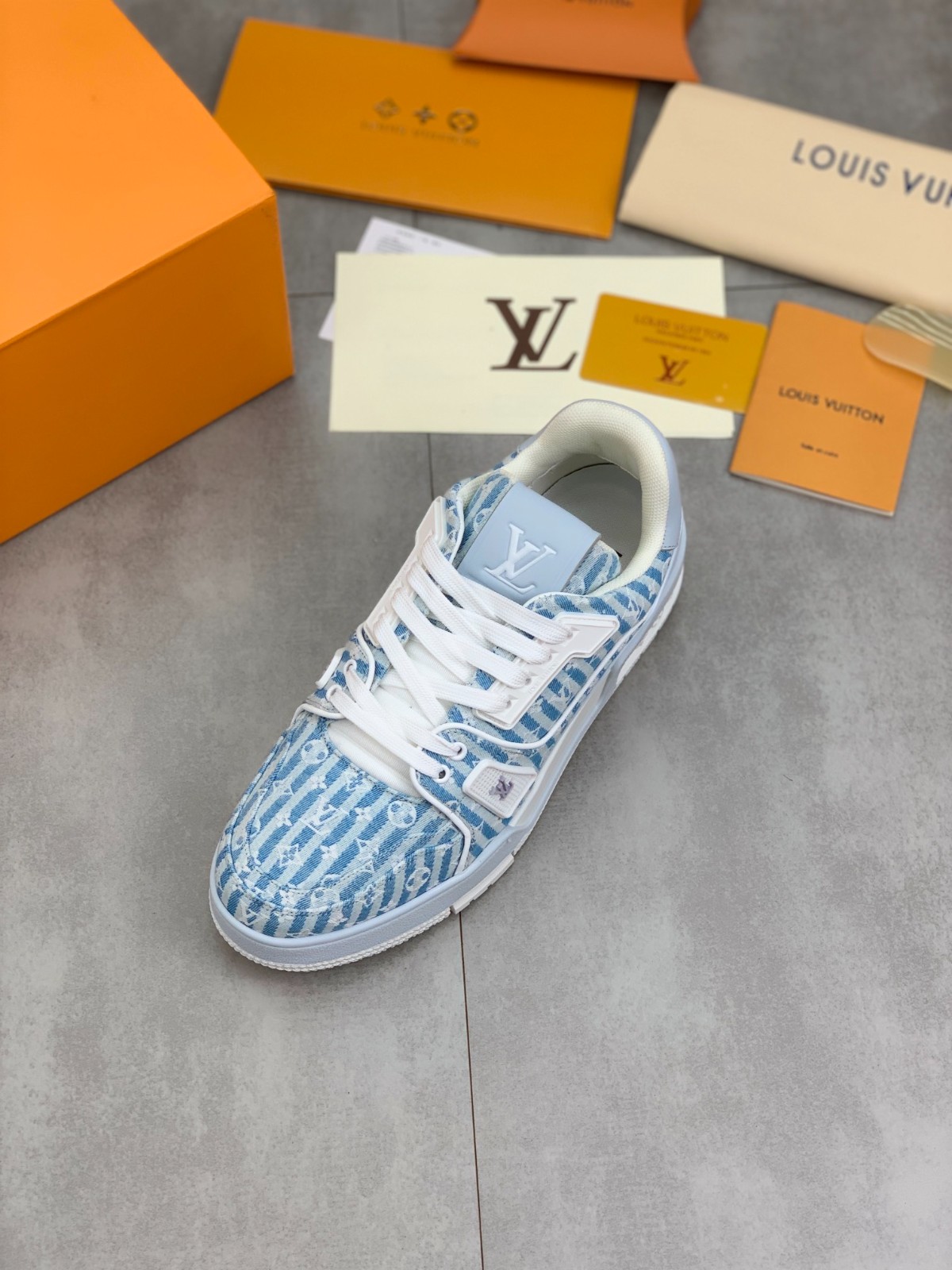 043 060#001-LV-shoes-01-2023SS