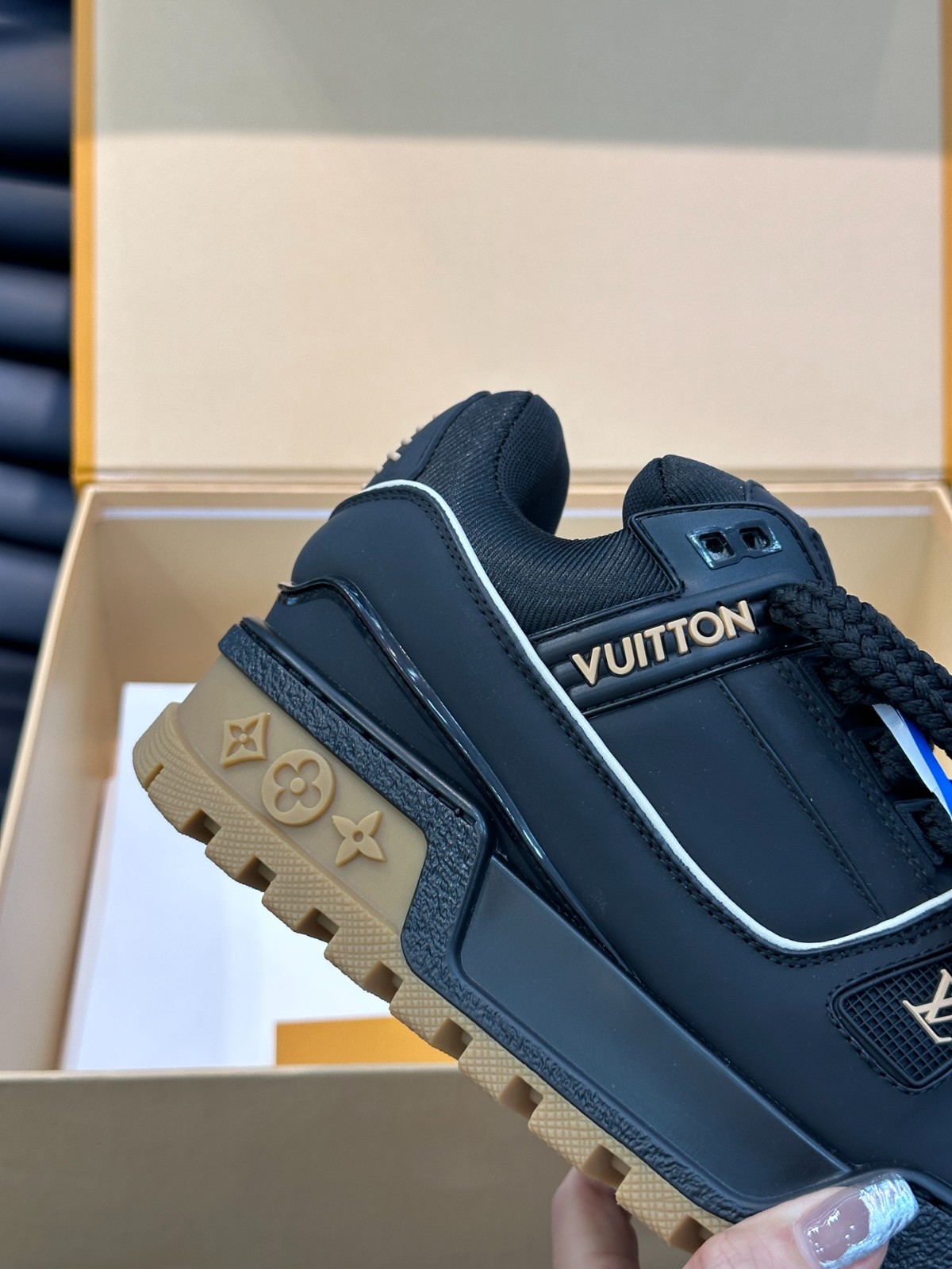 040 057#001-LV-shoes-01-2023SS