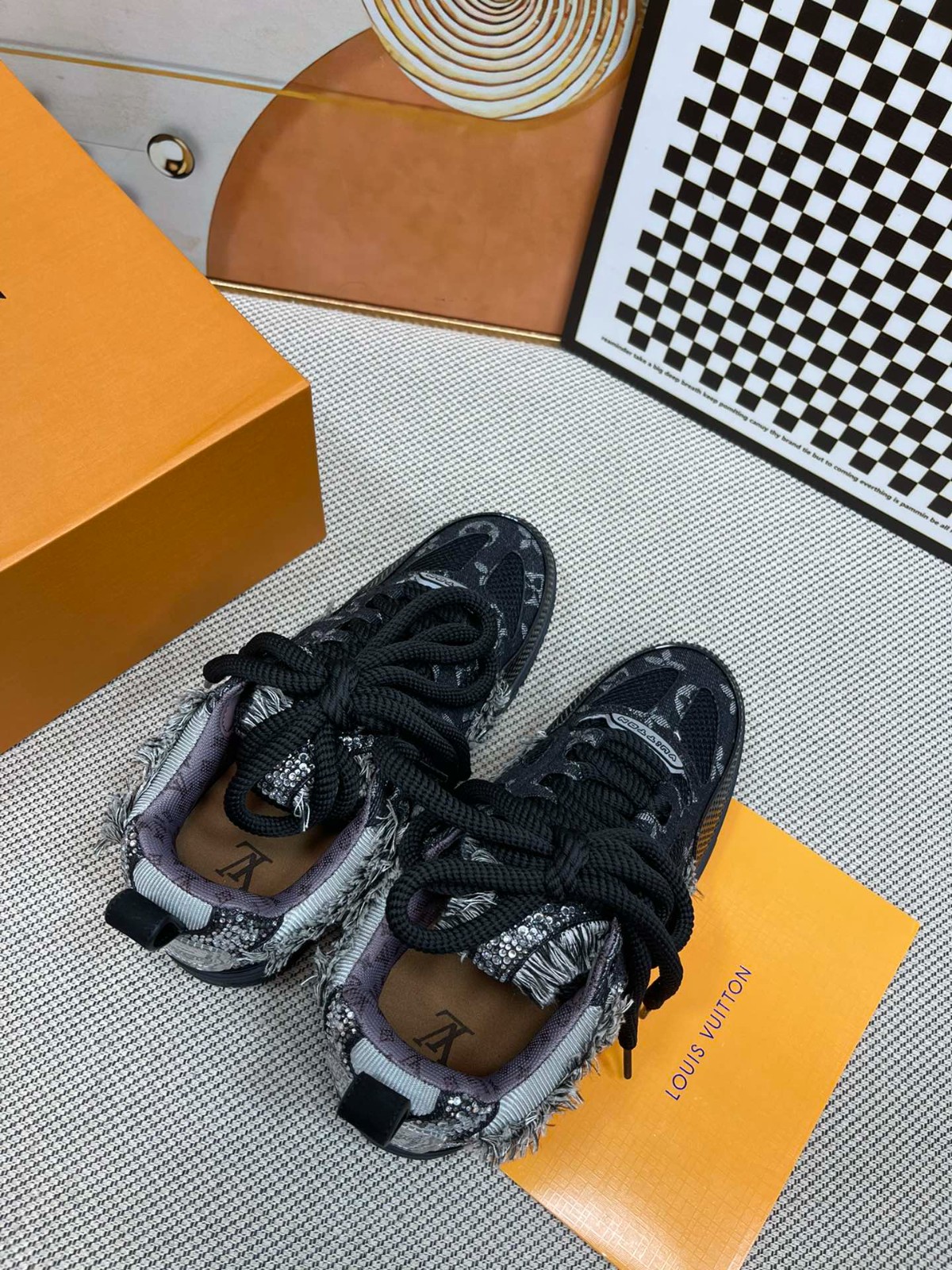 030 043#001-LV-shoes-01-2023SS