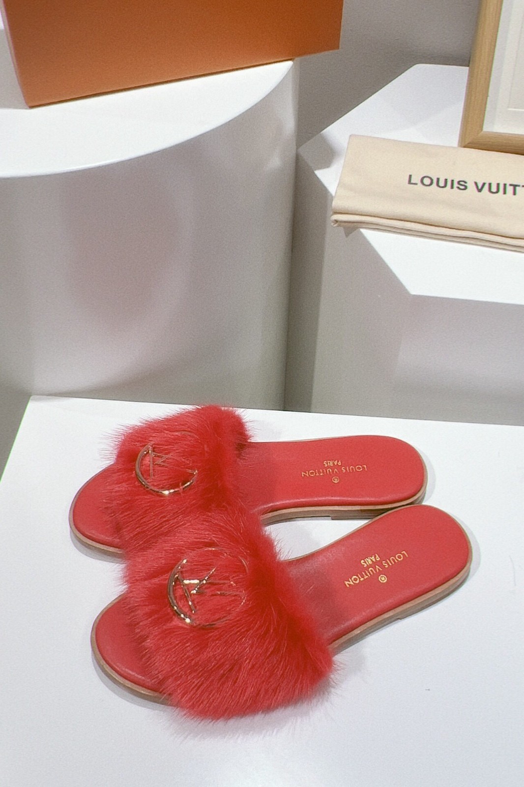 022 035#001-LV-shoes-01-2023SS