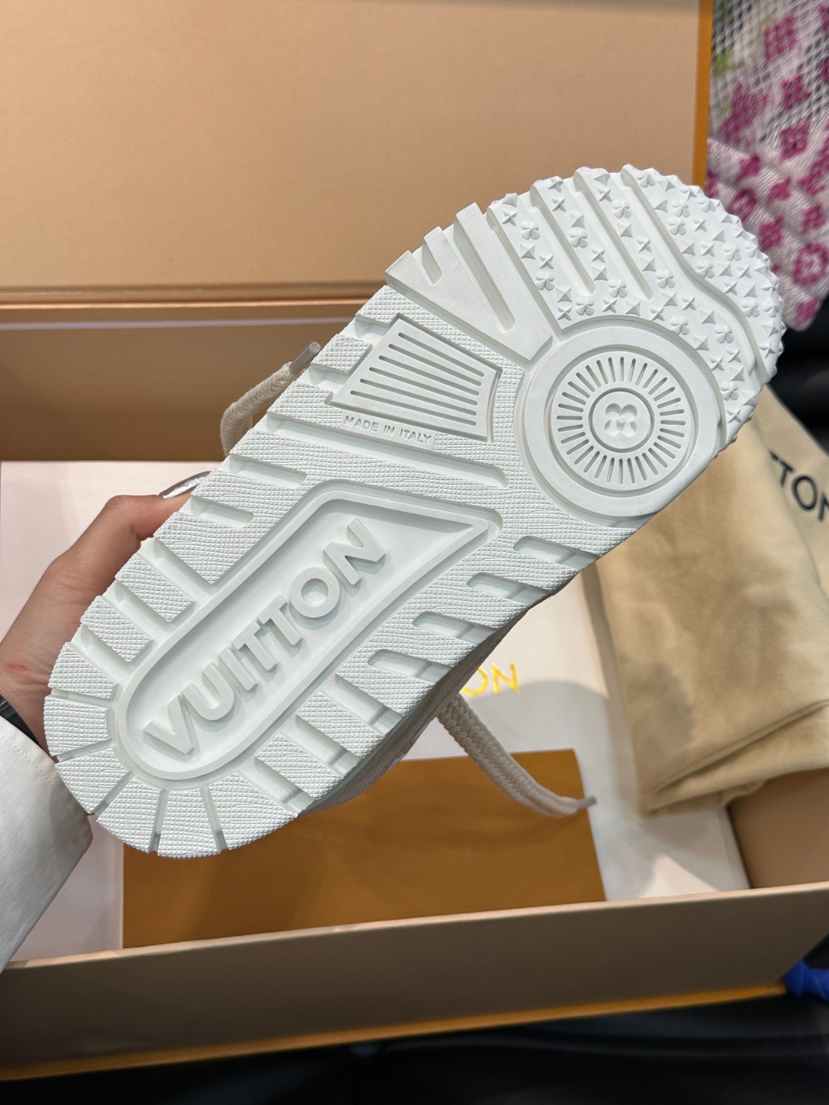 020 033#001-LV-shoes-01-2023SS