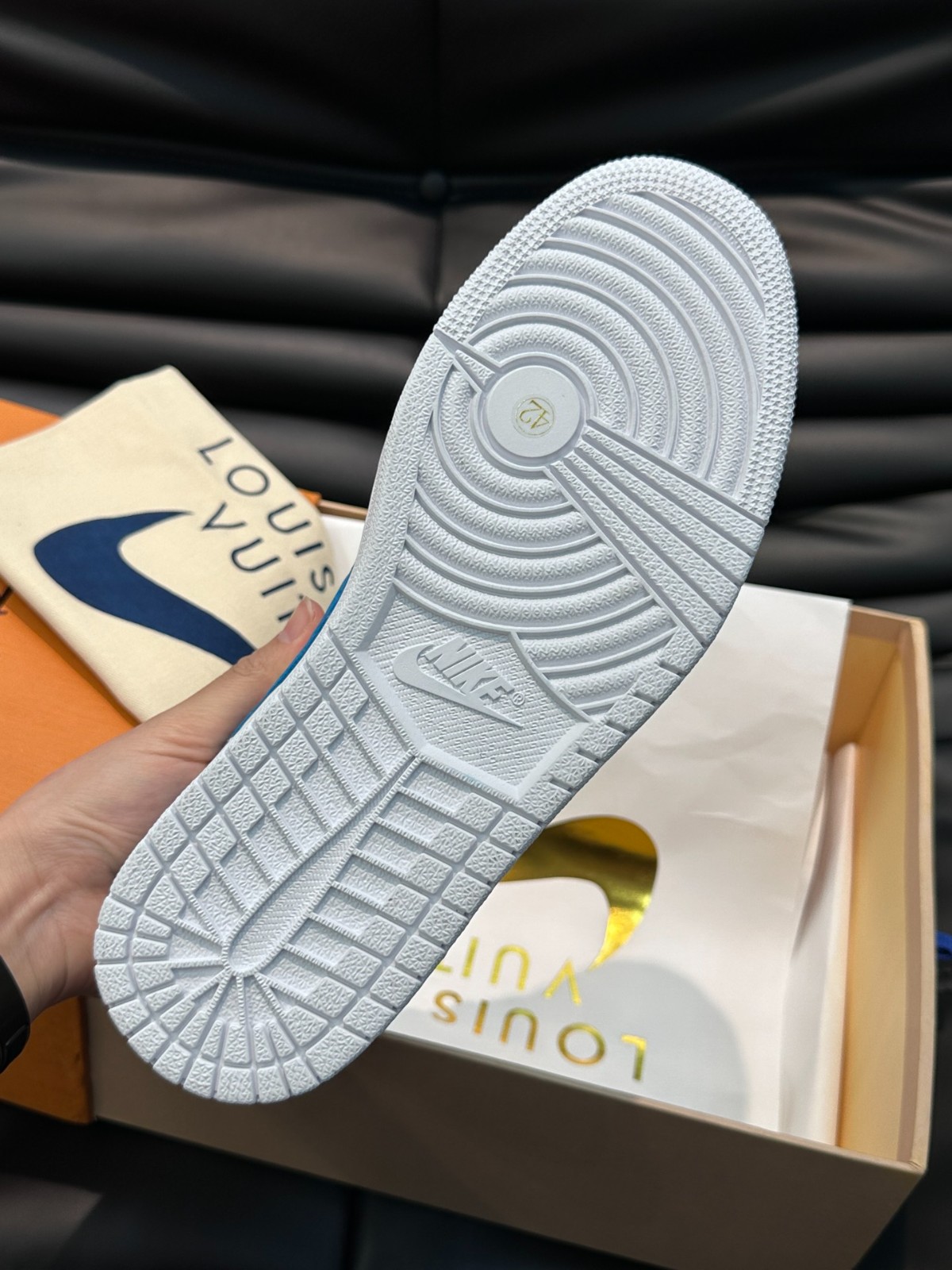 018 031#001-LV-shoes-01-2023SS